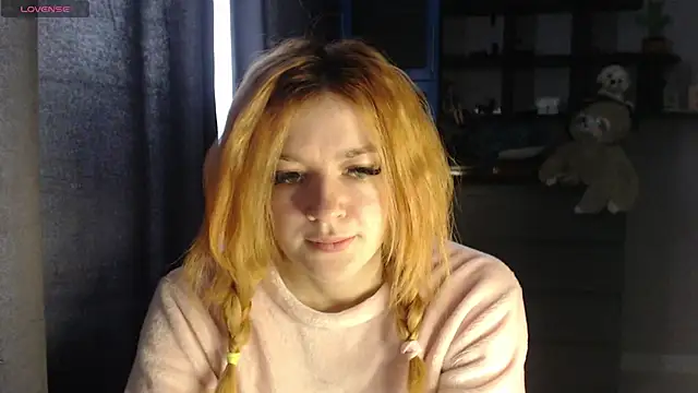Snapshot of __Elina__ chatting on 10, 10, 2025 Elina online show from 10, 10, 2025