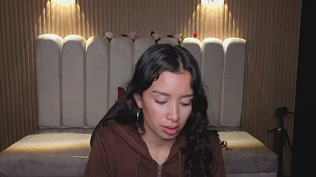  Mia Evans 1 online show from 6, 3, 2026