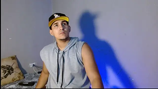 Snapshot of massimo_vidal_ chatting on 16, 11, 2025 massimo vidal online show from 16, 11, 2025