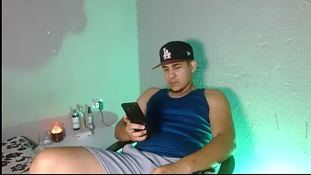 Snapshot of massimo_vidal_ chatting on 16, 12, 2025 massimo vidal online show from 16, 12, 2025