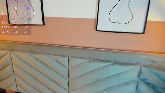 Mia Valentine  online show from 13, 2, 2026