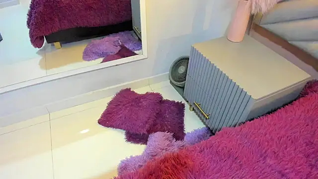 Mia Valentine  online show from 4, 3, 2026