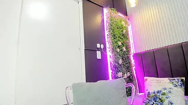 Snapshot of Skarlett_hot_ chatting on 5, 2, 2026 Skarlett hot online show from 5, 2, 2026