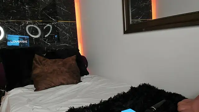 Snapshot of charlotte_line chatting on 27, 10, 2025 charlotte line online show from 27, 10, 2025