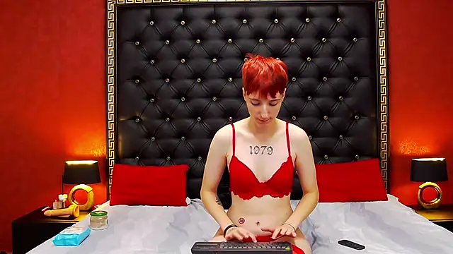 Luna Devil  online show from 20, 11, 2025