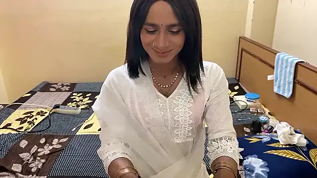 Snapshot of LuvLayla chatting on 6, 2, 2026 LuvLayla online show from 6, 2, 2026