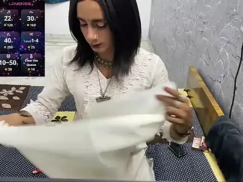 LuvLayla online show from 24, 6, 2026
