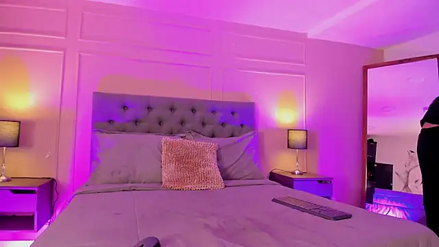 ALICESANDOVAL online show from 12, 11, 2025