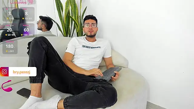 bryXonStorm online show from 10, 9, 2025