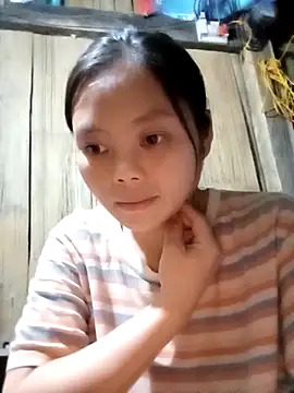 Snapshot of omiu-baby chatting on 6, 10, 2025 omiu-baby online show from 6, 10, 2025