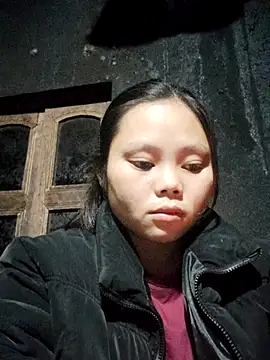 Snapshot of omiu-baby chatting on 4, 12, 2025 omiu-baby online show from 4, 12, 2025