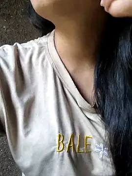 Snapshot of omiu-baby chatting on 3, 8, 2026 omiu-baby online show from 3, 8, 2026