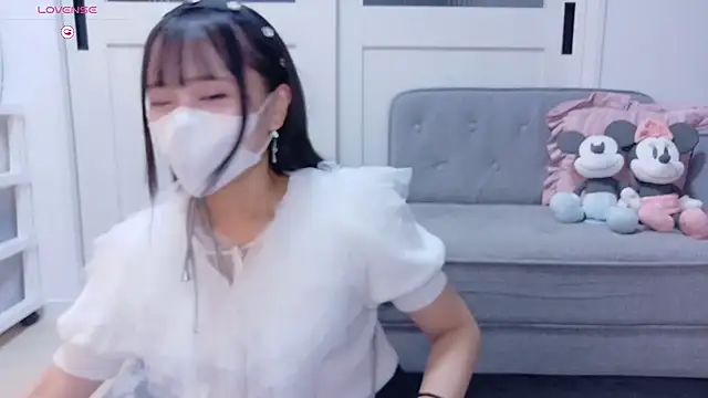 YURi luv online show from 4, 10, 2025