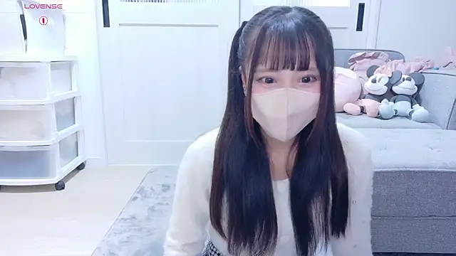 YURi luv online show from 6, 11, 2025