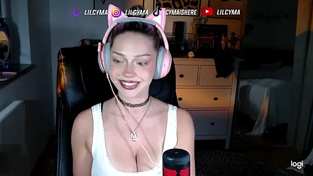 Snapshot of cymaishere chatting on 30, 9, 2025 cymaishere online show from 30, 9, 2025