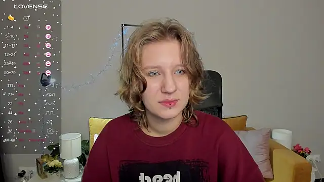 Snapshot of Hailey_Foxy chatting on 4, 10, 2025 Hailey Foxy online show from 4, 10, 2025