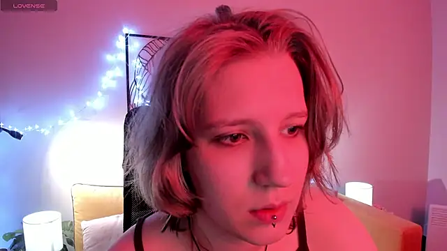 Snapshot of Hailey_Foxy chatting on 19, 10, 2025 Hailey Foxy online show from 19, 10, 2025