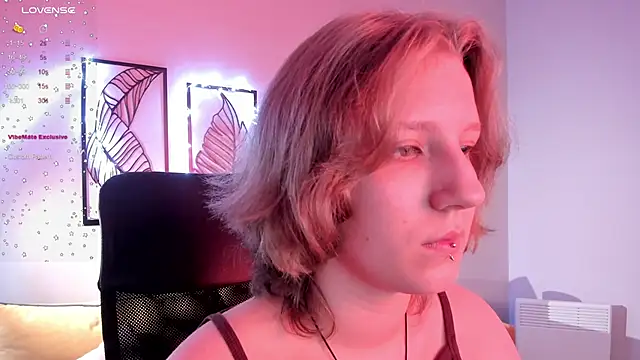 Snapshot of Hailey_Foxy chatting on 25, 10, 2025 Hailey Foxy online show from 25, 10, 2025