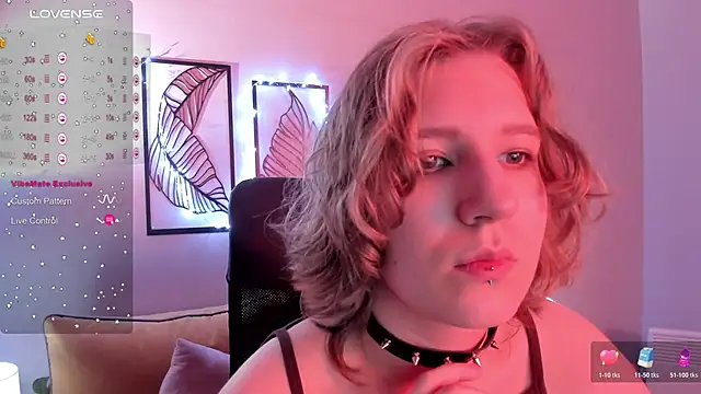 Snapshot of Hailey_Foxy chatting on 30, 10, 2025 Hailey Foxy online show from 30, 10, 2025