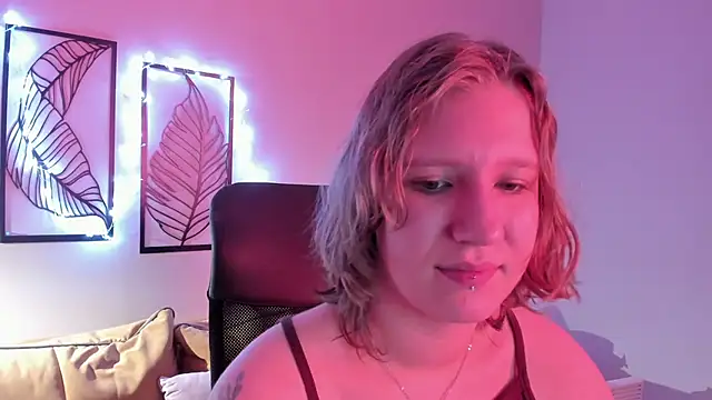 Snapshot of Hailey_Foxy chatting on 20, 11, 2025 Hailey Foxy online show from 20, 11, 2025