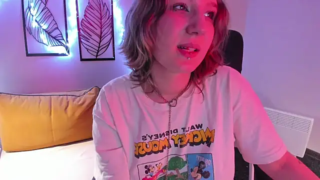 Snapshot of Hailey_Foxy chatting on 28, 11, 2025 Hailey Foxy online show from 28, 11, 2025