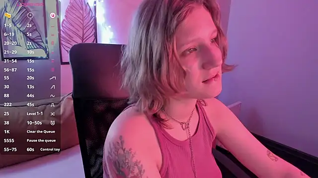 Snapshot of Hailey_Foxy chatting on 4, 12, 2025 Hailey Foxy online show from 4, 12, 2025