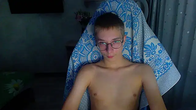 glasses cat online show from 14, 2, 2026