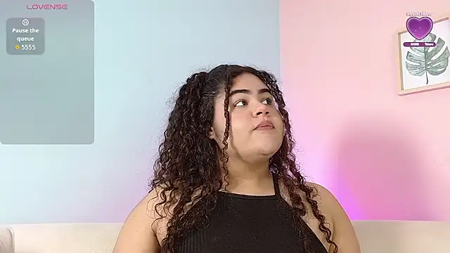 lourdes moon22 online show from 12, 1, 2026