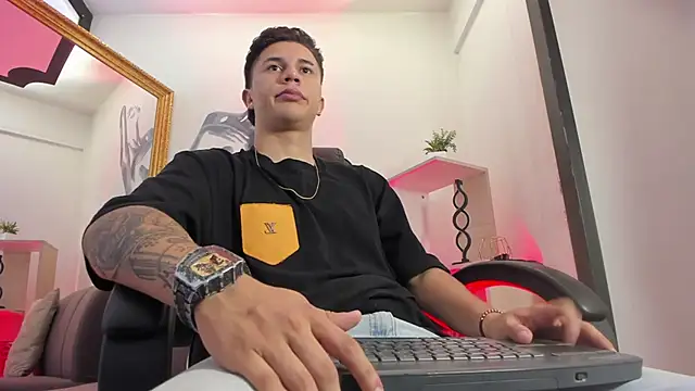 liaamsmiith  online show from 13, 2, 2026