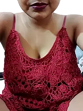 Snapshot of Kriti_Sanon_ chatting on 8, 9, 2025 Kriti Sanon online show from 8, 9, 2025