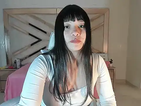 Snapshot of Zulema_R1 chatting on 8, 9, 2025 Zulema R1 online show from 8, 9, 2025