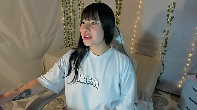 Snapshot of Zulema_R1 chatting on 3, 11, 2025 Zulema R1 online show from 3, 11, 2025