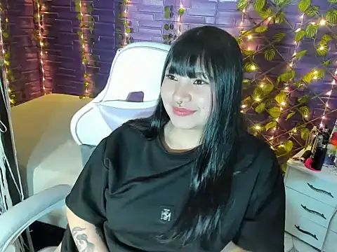 Snapshot of Zulema_R1 chatting on 14, 11, 2025 Zulema R1 online show from 14, 11, 2025