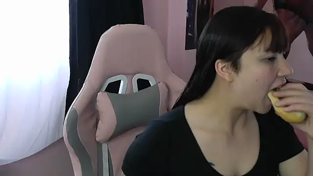 Snapshot of Zulema_R1 chatting on 12, 2, 2026 Zulema R1 online show from 12, 2, 2026