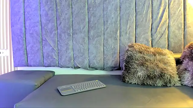 Snapshot of Rowan_Mills chatting on 27, 9, 2025 Rowan Mills online show from 27, 9, 2025