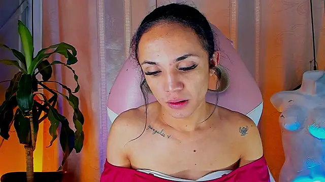 Snapshot of Cristal_Gem1 chatting on 13, 6, 2026 Cristal Gem1 online show from 13, 6, 2026