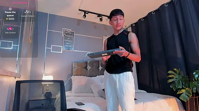 oliver mr  online show from 27, 11, 2025