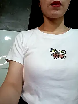 Snapshot of Vyvyy06 chatting on 2, 12, 2025 Vyvyy06 online show from 2, 12, 2025