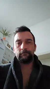 Snapshot of DeinSpielzeug chatting on 1, 12, 2025 DeinSpielzeug online show from 1, 12, 2025