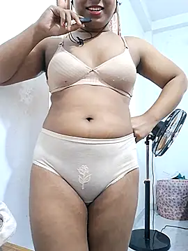 BeautyGirl sara online show from 10, 7, 2026