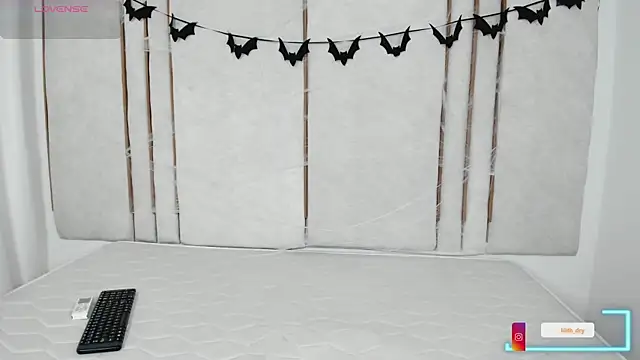 Snapshot of Lilith_dry chatting on 15, 10, 2025 Lilith dry online show from 15, 10, 2025