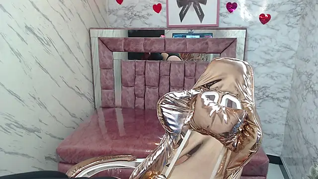 Snapshot of Red_Bunny_v chatting on 9, 9, 2025 Red Bunny v online show from 9, 9, 2025