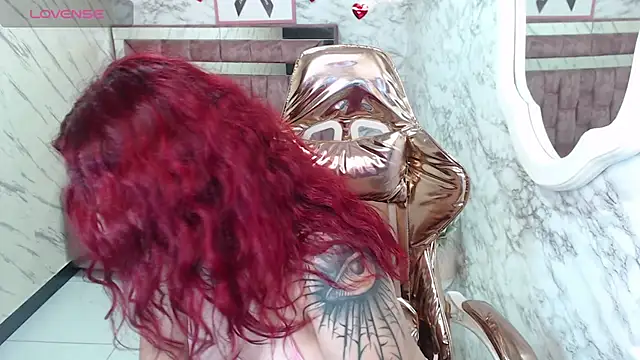 Snapshot of Red_Bunny_v chatting on 16, 12, 2025 Red Bunny v online show from 16, 12, 2025