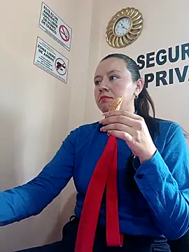 Snapshot of Hannah-colx chatting on 11, 10, 2025 Hannah-colx online show from 11, 10, 2025