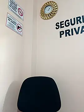 Snapshot of Hannah-colx chatting on 17, 12, 2025 Hannah-colx online show from 17, 12, 2025