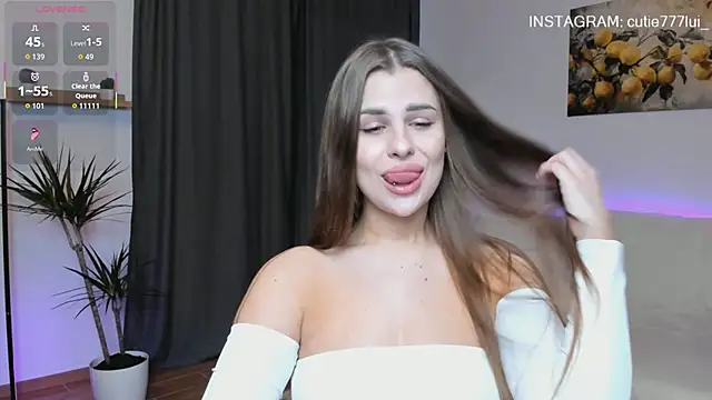 Cutie Lui  online show from 11, 9, 2025