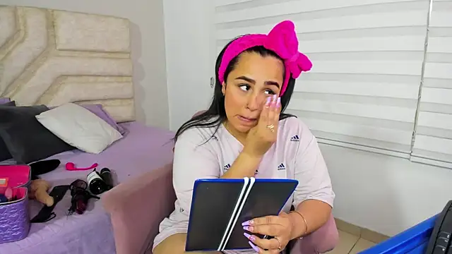 Snapshot of _adahara_queen chatting on 10, 9, 2025 adahara queen online show from 10, 9, 2025