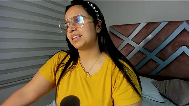 Snapshot of _adahara_queen chatting on 20, 10, 2025 adahara queen online show from 20, 10, 2025