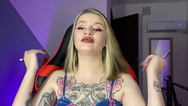 Snapshot of Mia_Kamp chatting on 21, 9, 2025 Mia Kamp online show from 21, 9, 2025