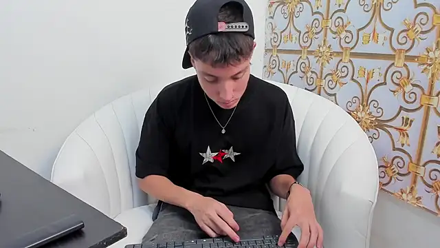 LittleDanny  online show from 26, 11, 2025